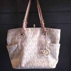 Michael Kors Jet Set Signature Logo Tote